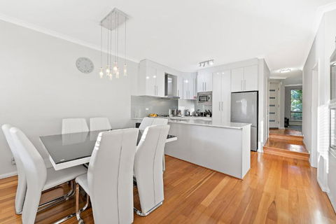 Modern Scarborough Townhouse - Queensland Tourism 0