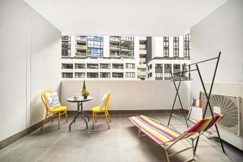 Modern Toy Style APT At Heart Kogarah - QLD Tourism 1