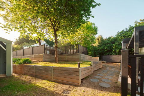 Mongolian Crafted Yurt With Private Spa And Spectacular Views - QLD Tourism 3