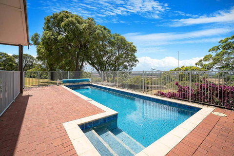 Moondyne Estate Exclusive & Pet Friendly Hilltop Retreat - QLD Tourism 1