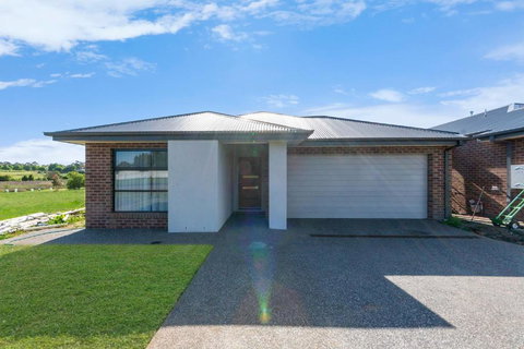 Morview Holiday Homes-Elephant - QLD Tourism 1