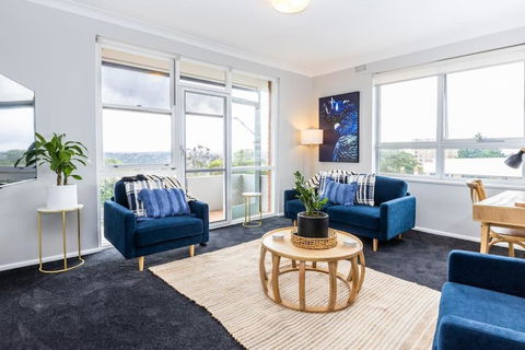 Mosman Views, 2bed, Parking, 15min Walk To Beach - Queensland Tourism 0