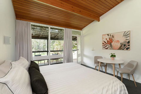 Mount Lofty Golf Course - QLD Tourism 0