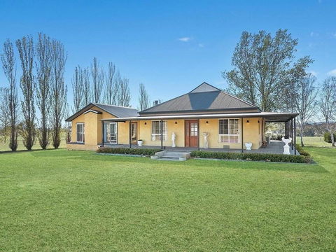 Mudgee Farm Stay - QLD Tourism 0