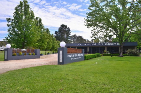 Myrtleford Motel On Alpine - QLD Tourism 1