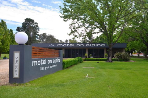 Myrtleford Motel On Alpine - QLD Tourism 0