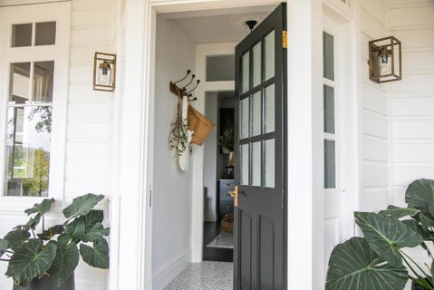 Narraweema Guesthouse - Historic Luxury BnB Retreat - QLD Tourism 2