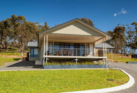 Neagles Retreat Villas - QLD Tourism 3