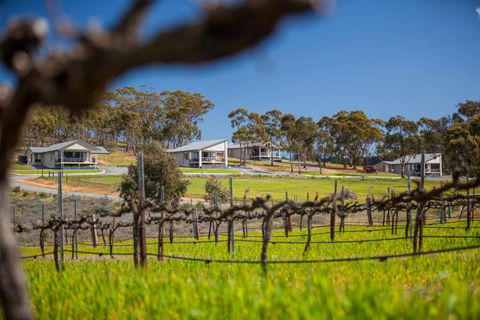 Neagles Retreat Villas - QLD Tourism 0