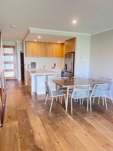 Near New 4br Townhouse Next To Shopping Mall - Queensland Tourism 2
