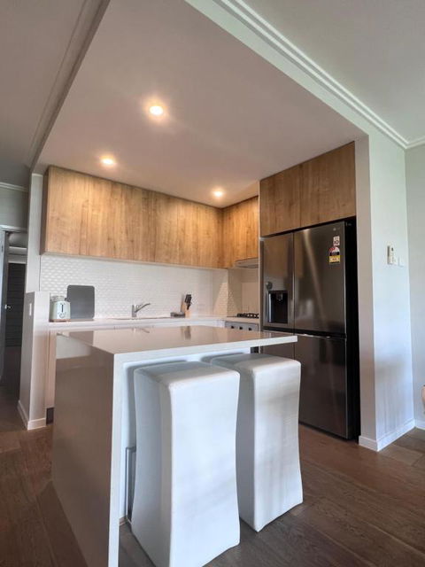 Near New 4br Townhouse Next To Shopping Mall - Queensland Tourism 3