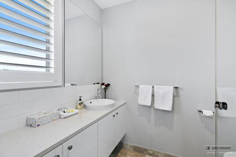 New Haven - Eiffel Tower Suite - Queensland Tourism 2