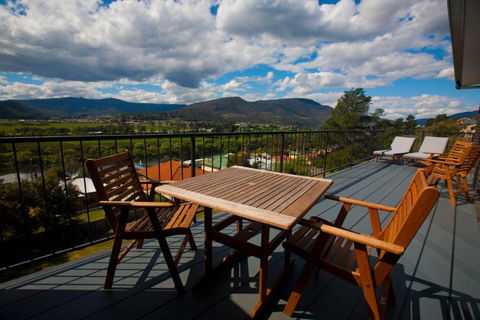 New Norfolk Holiday Apartments - QLD Tourism 0