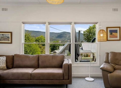 Mount Beauty 3BR Home - Queensland Tourism 3