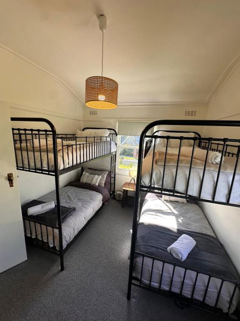 Mount Beauty 3BR Home - Queensland Tourism 1