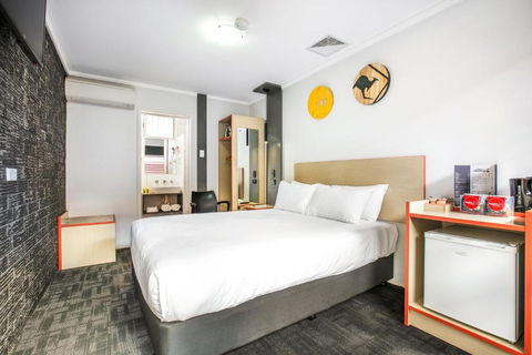 Nightcap At Jamison Hotel - Queensland Tourism 0