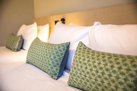 Nightcap At Manly Hotel - Queensland Tourism 3