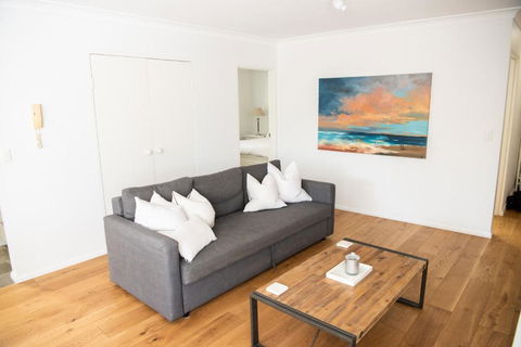 Newport Beach Pad - Perfect Location - Queensland Tourism 1