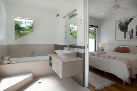 Nikatara - Mission Beach - 3 Bedroom Town House - Queensland Tourism 1