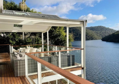 NINE At Berowra Waters, Luxury Waterfront With Hot Tub - Queensland Tourism 0