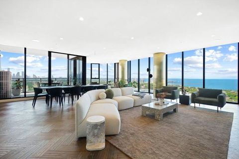Nine Elm Luxurious Penthouse Panoramic City Views - Queensland Tourism 1