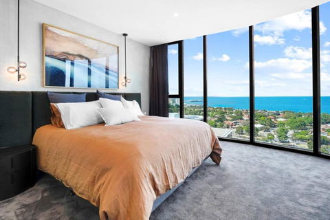 Nine Elm Luxurious Penthouse Panoramic City Views - Queensland Tourism 3
