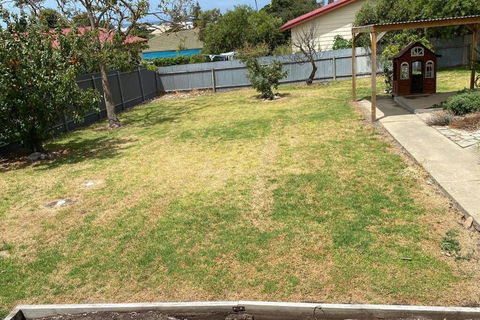 No 4 Giles - Queensland Tourism 3