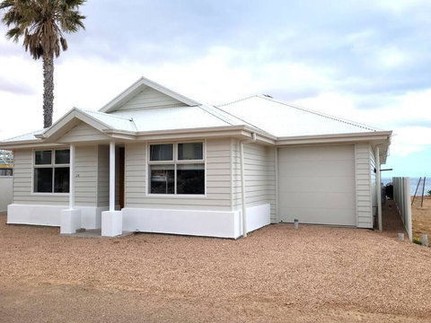 North Beach Hamptons - QLD Tourism 1