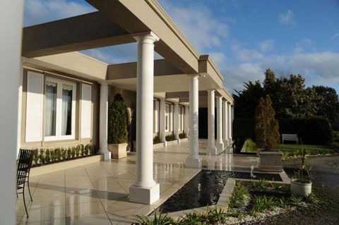 Norwood House Motel & Receptions - Queensland Tourism 0