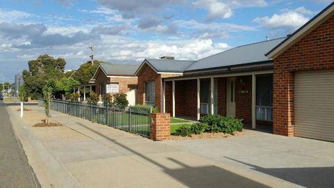 Numurkah Self Contained Apartments - The Saxton - Queensland Tourism 0