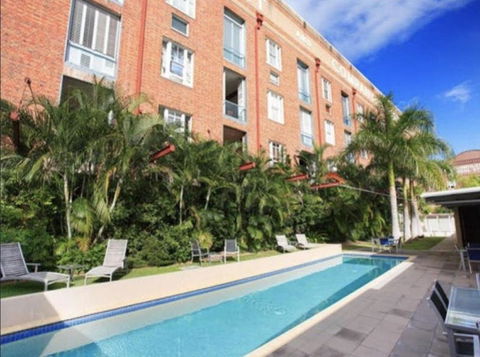 NYC In Teneriffe! - Queensland Tourism 1