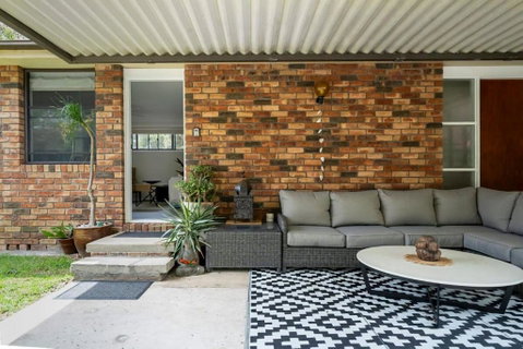 Oak Retreat Bliss By The Beach - QLD Tourism 0
