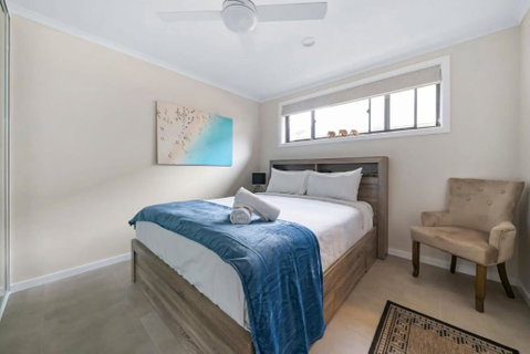 Oak Retreat Bliss By The Beach - QLD Tourism 3