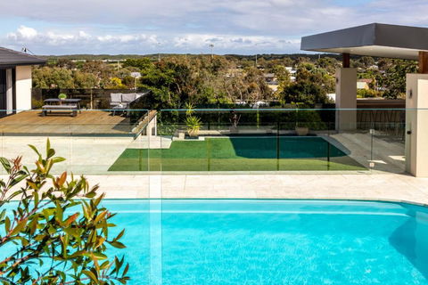 OASIS ON SUNSET - Tranquility Close To The Ocean - QLD Tourism 0