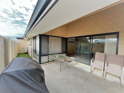 Ocean Escape Esperance - QLD Tourism 1