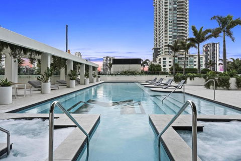 OCEAN Views In Beachside 2-Bedroom Unit - Q Stay - QLD Tourism 3