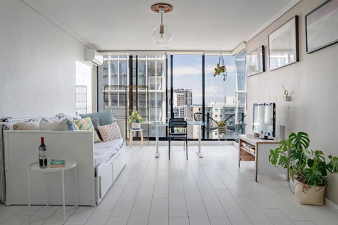 Ocean View Apartment Close To CBD With Indoor Pool. - QLD Tourism 2