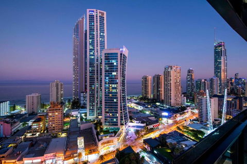 OCEAN VIEW APARTMENTS - Circle On Cavill - Self Contained & Privately Managed - QLD Tourism 2