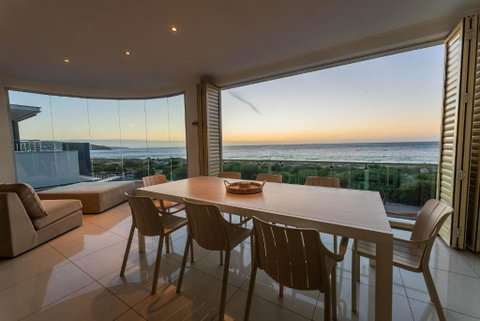Ocean View Villa With Pool Spa & Cinema - QLD Tourism 1