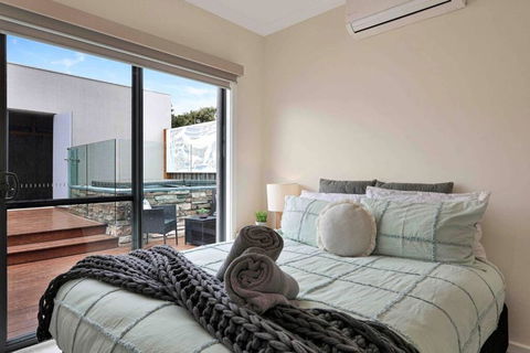 OG Spa Retreat- 3 Bedroom, Spa, Central, Aircon - QLD Tourism 1