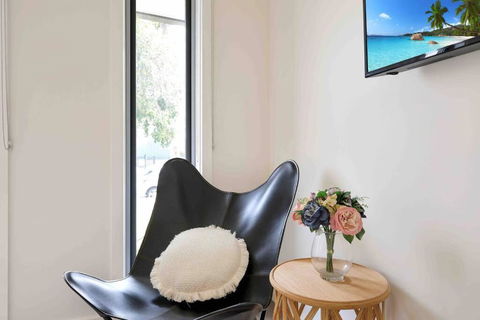 OG Spa Retreat- 3 Bedroom, Spa, Central, Aircon - QLD Tourism 3