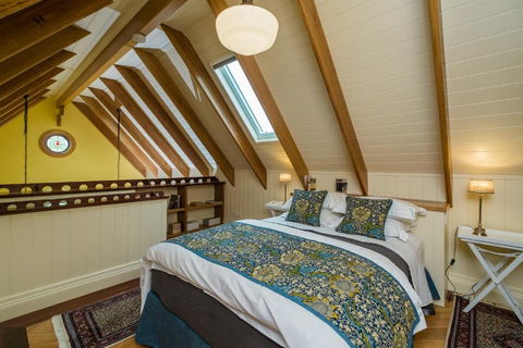 Old Bank Boutique Hotel - Queensland Tourism 1