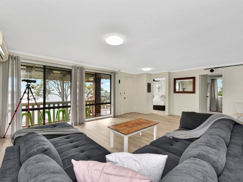 On The Lake At Fishing Point - QLD Tourism 2