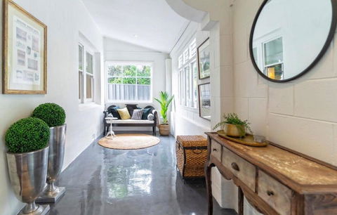 One Eleven Stirling - QLD Tourism 2