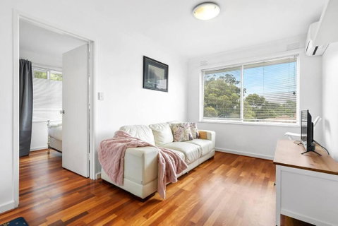 Opposite Rippon Lea Estate - QLD Tourism 0