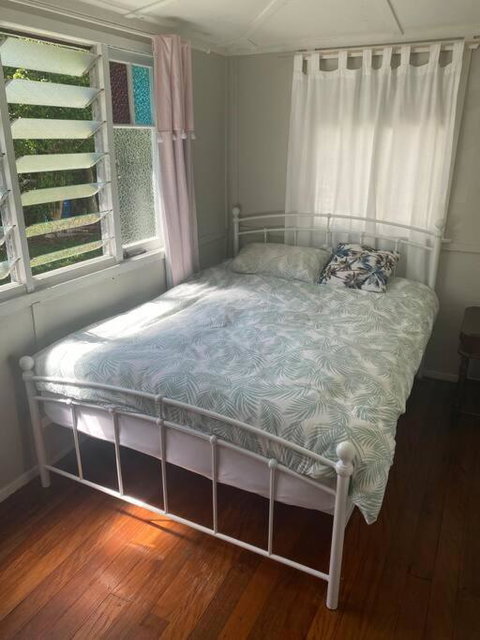 Original Surf Cottage In Heart Of Pottsville Beach - QLD Tourism 2