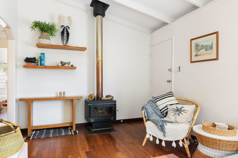 Peaceful And Renovated Original Beach House With Sweeping Views Of Gracetown - Queensland Tourism 0