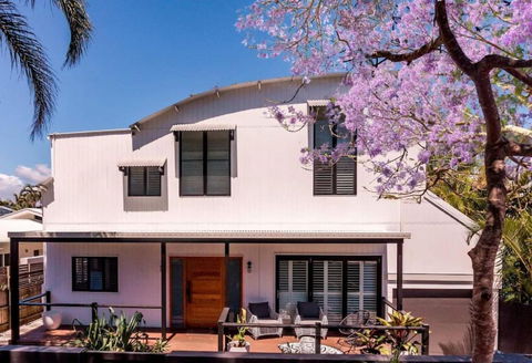 PACIFIC Stunning Coastal Home The Perfect Family Getaway - QLD Tourism 0