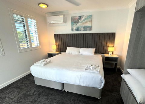 Palace Hotel Proserpine - Queensland Tourism 1