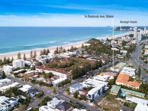 PALMA - Couples Beach Shack! - QLD Tourism 2